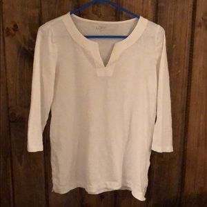 White tunic with 3/4 length sleeves